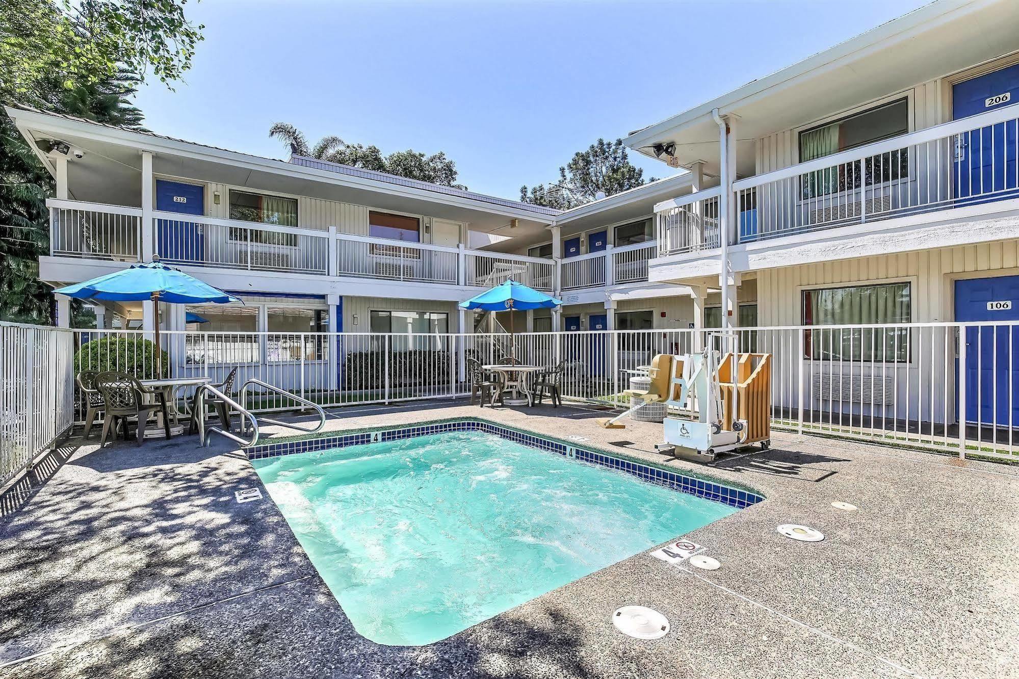 Motel 6-Oakland, Ca - Embarcadero Ngoại thất bức ảnh
