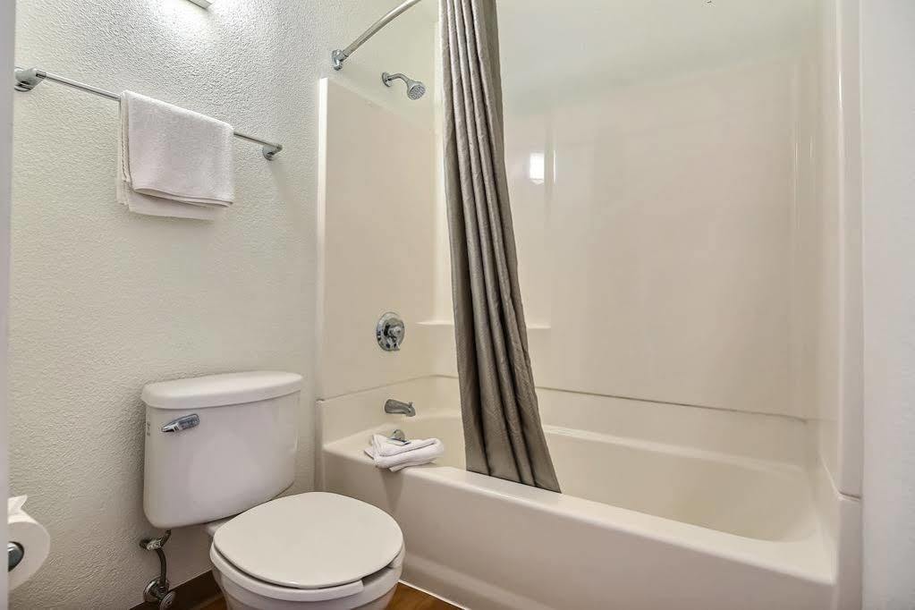 Motel 6-Oakland, Ca - Embarcadero Ngoại thất bức ảnh